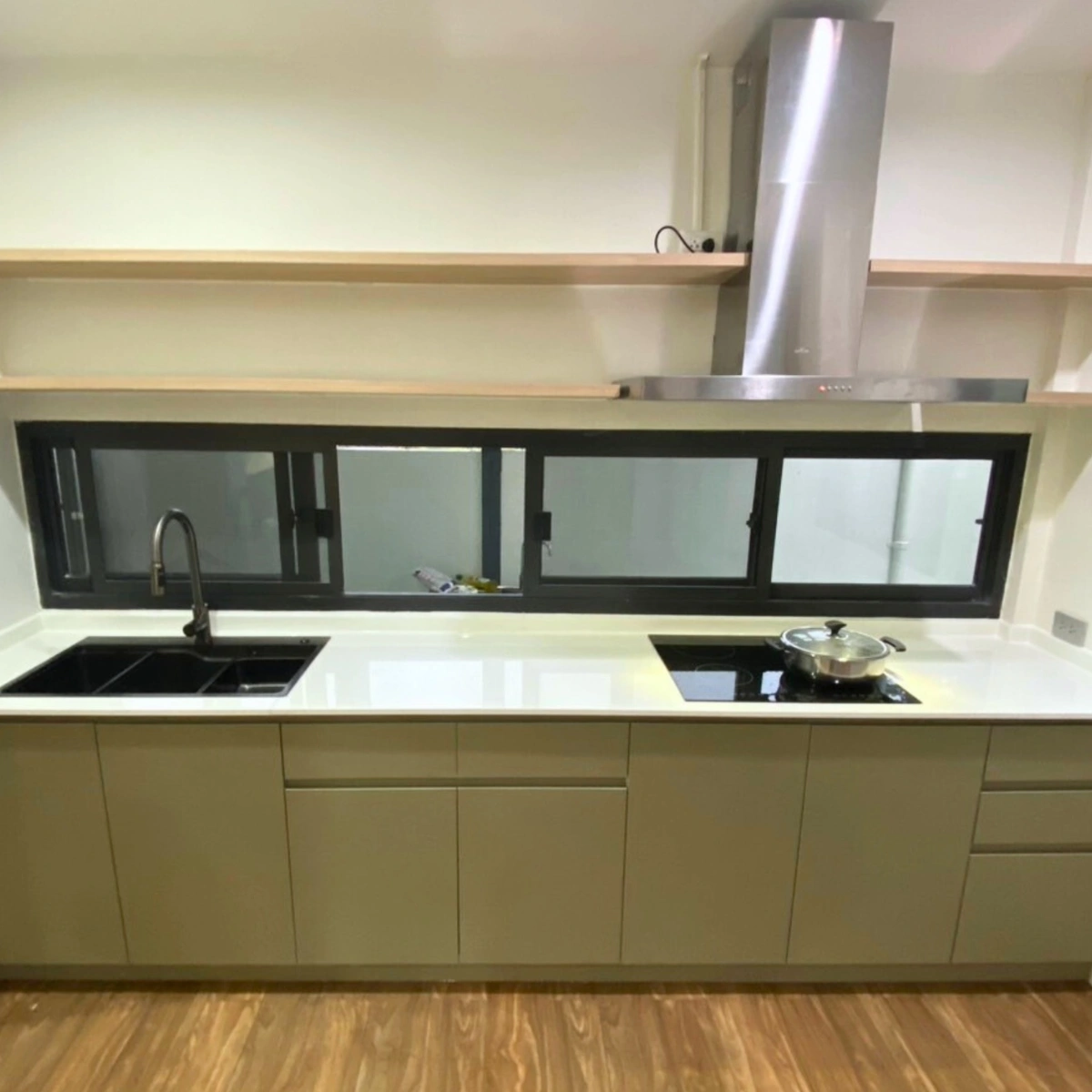 ผลงานจริง ห้องครัวเคาน์เตอร์เส้นตรง ใช้งานลื่น