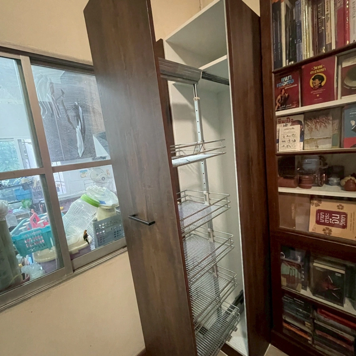 ตัวอย่างตู้ลิ้นชักเคาน์เตอร์ครัว แบ่งช่องหยิบง่าย