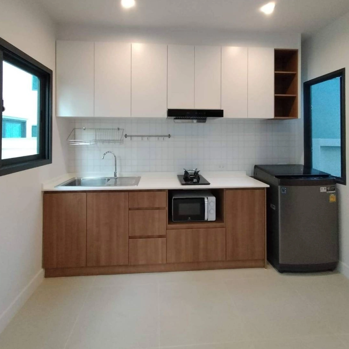 ผลงานจริงห้องครัวบิ้วอิน เก็บงานเข้ามุมและจัดโซนใช้งานชัด